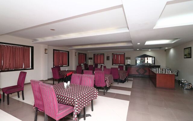 OYO 4754 Hotel Center Point
