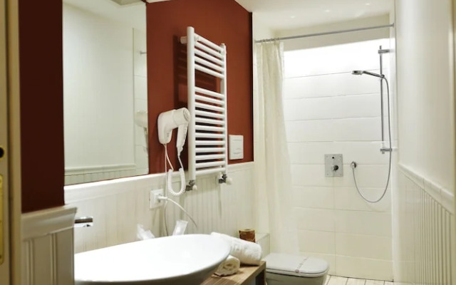 * 1 * 7 * 4 * Via Roma, Rooms Breakfast, B&B