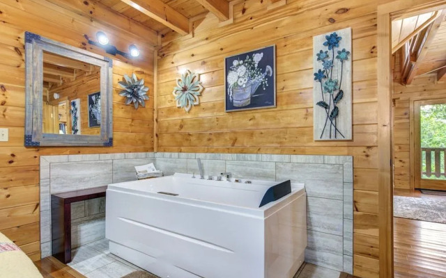 Macys Hideaway by Jackson Mountain Rentals