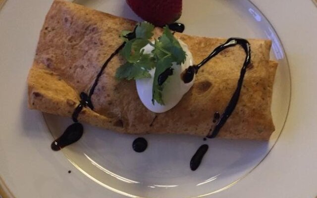 Clevedale Historic Inn and Gardens