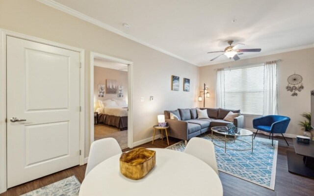 Stylish 1 BR Apartment w Movie Theater