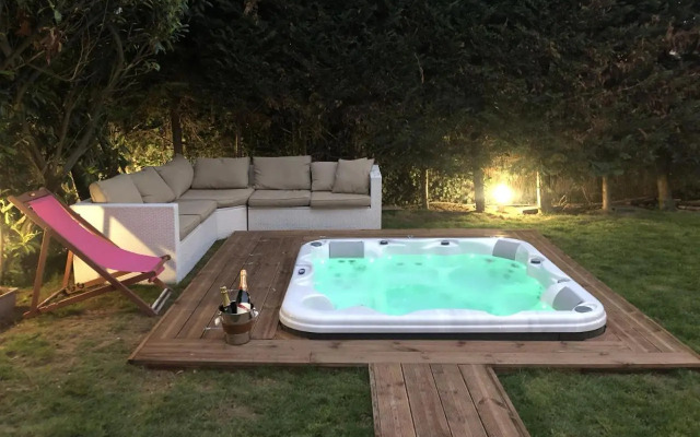 Maison avec mini piscine jacuzzi