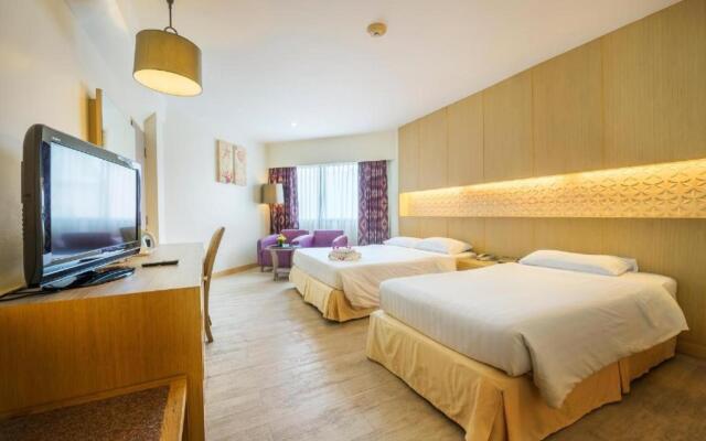 Jomtien Palm Beach Hotel And Resort