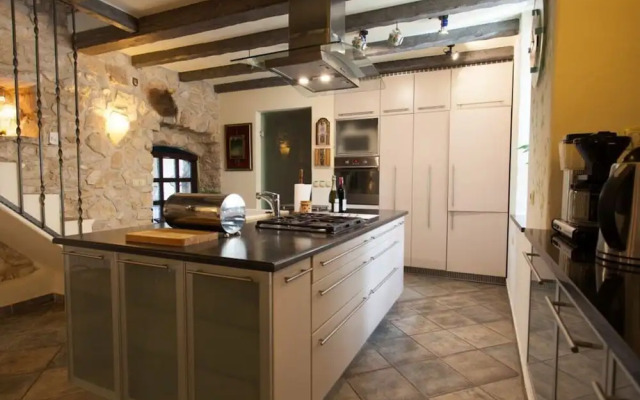 House of Olives Comfortable Holiday Residence