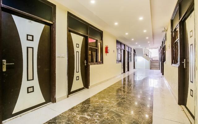 OYO 9040 Hotel Alpine