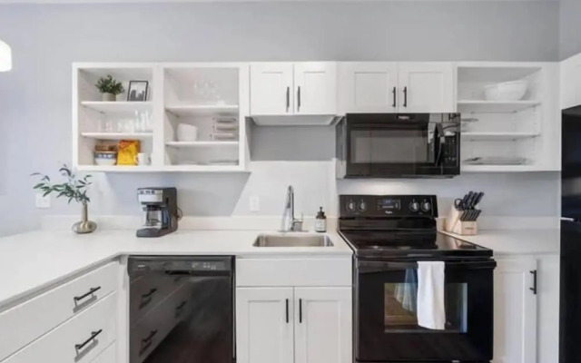 CozySuites at Lawrenceville