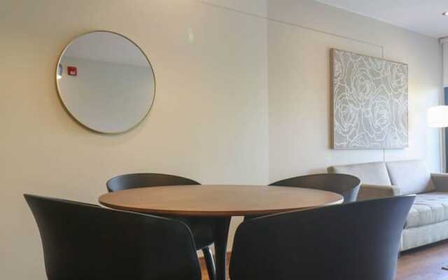 w Modern 1BR With Balcony in Miraflores