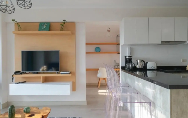 Stylish apt Amazing Ocean View - Gym Karaoke Pool