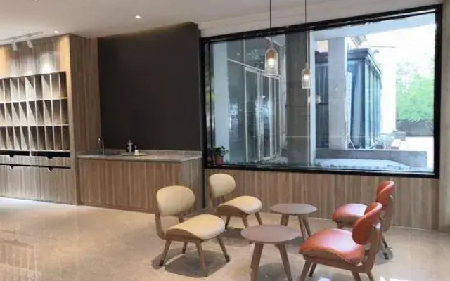 HanTing Hotel (Jiaxing New Culture Plaza)