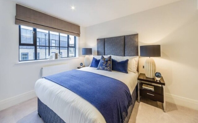 Designer Townhouse with Panoramic River Views