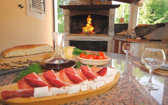 Holiday house Mare - open pool and pool for children: Kastel Novi, Riviera Split