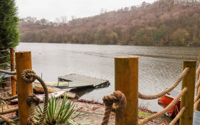 Horton Lodge Boathouse