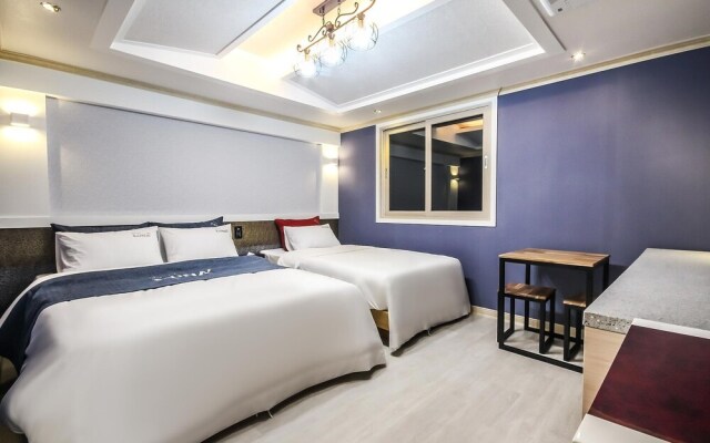 Yeosu Luna Hotel