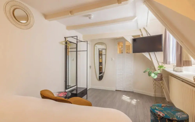 LOT Hotel