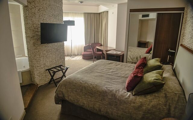 ANTU MALAL HOTEL, APART &amp; SUITES