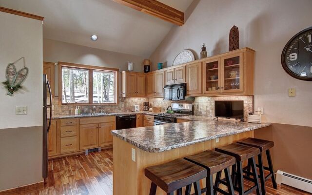 Aspen Heights Lodge 4 Bedroom Home by RedAwning