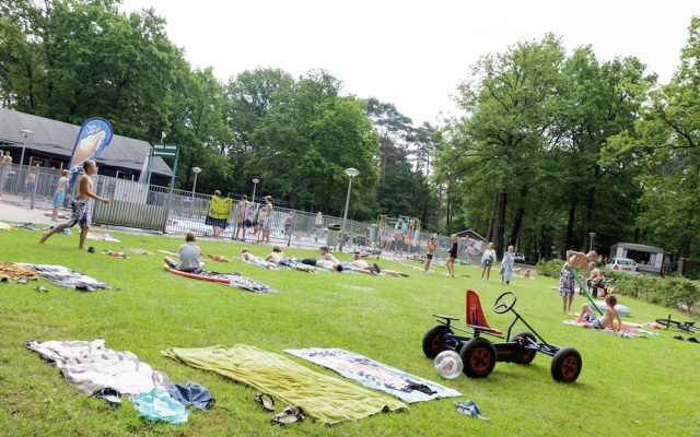 Glamping With Comfort in Ijhorst