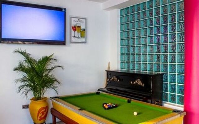 Maxlot Hotel