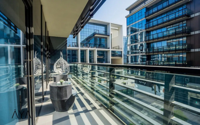 Aya - Impeccable 1BR Apartment with Balcony in City Walk