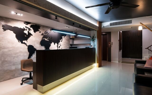Kitzio House Hotel