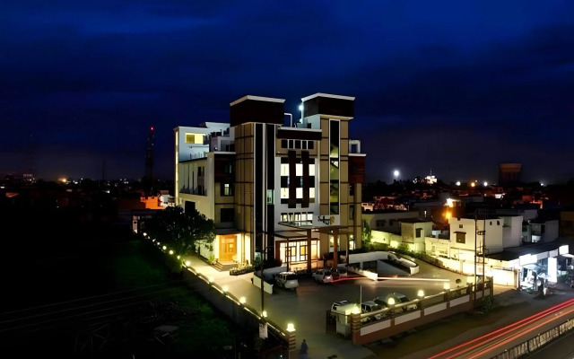 Hotel Saffron Leaf