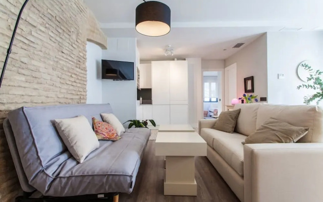 Sevilla Alquila Amplios Apartamentos Duplex en San Bernardo