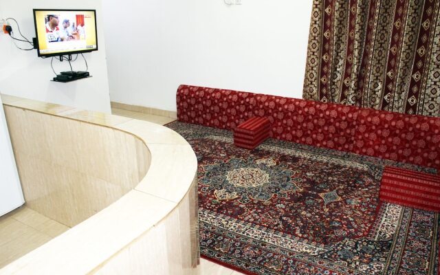 Al Eairy Furnished Apartments Qassim 4