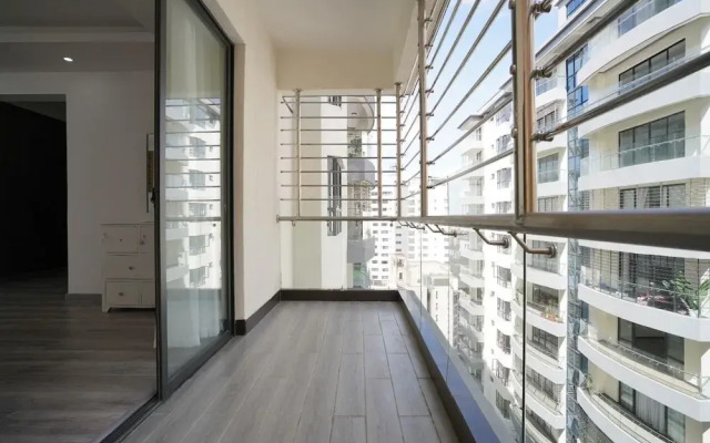 Lux Suites Platinum Oak Residency