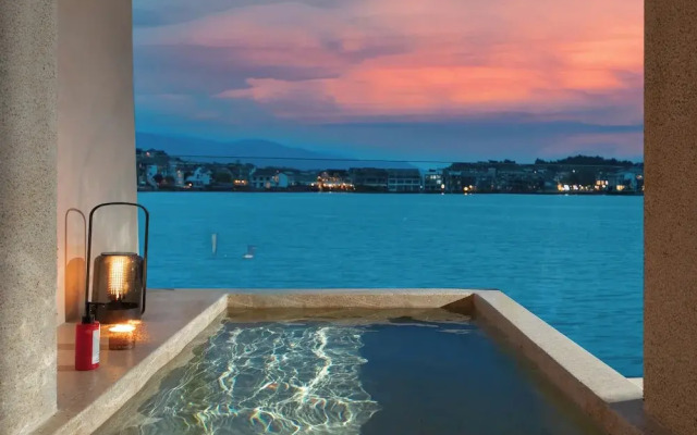 Dali Shuanglang Luna Seaview Hotel