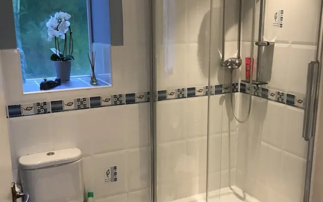 2BR North Sands Apt - Dog Friendly & Free Parking