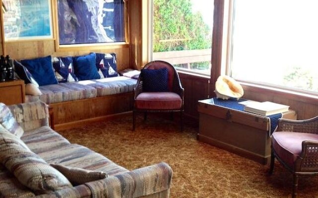 Shaw's Oceanfront Bed and Breakfast