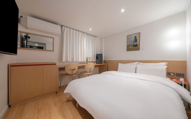Aank Hotel Guri