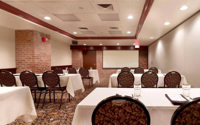 Club Quarters Hotel Faneuil Hall, Boston