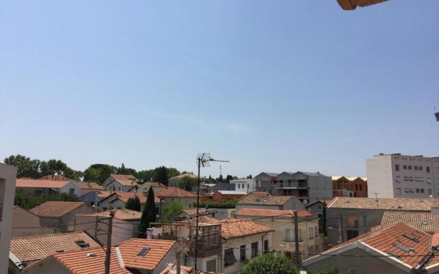 1 Chambre, 1 Ptit dèj, 1 Sourire