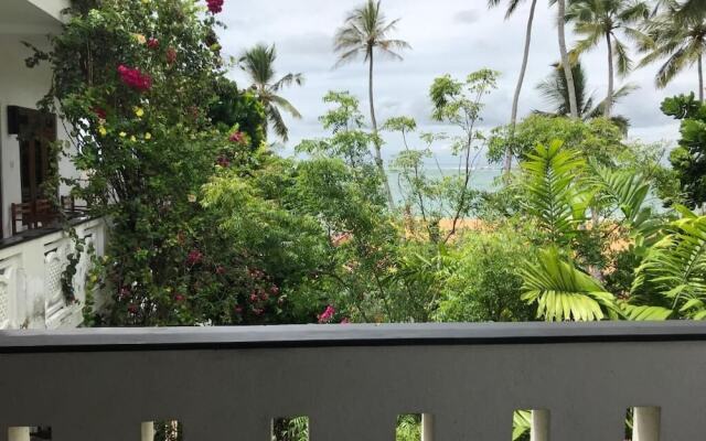 Unawatuna Beach Bunglow