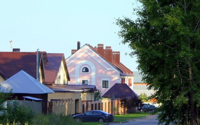 Gostevoj dom "Pink House"