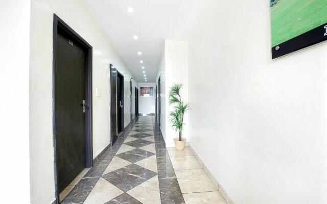 OYO 8766 Hotel DS Regency