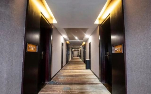 Xiangyu Hotel (Shangqiu Municipal Government High-speed Railway Station)