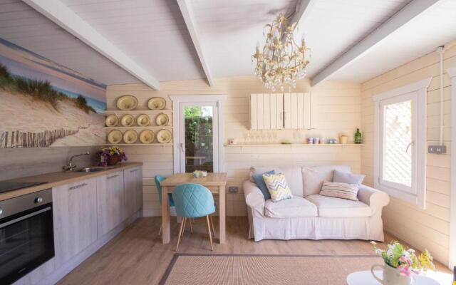 New Bespoke Log Cabin