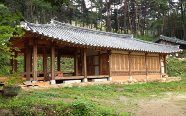 Korean Traditional House - Chungnokdang