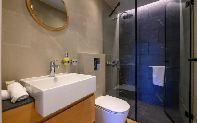 Selini Penthouse Suite