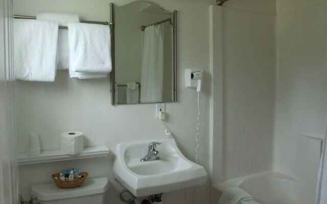 Lopez Islander Resort