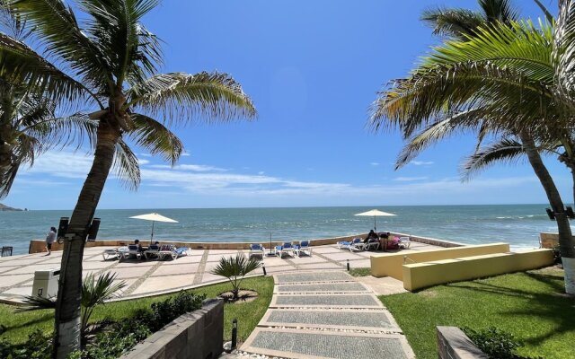 Gavias Grand Ocean Front