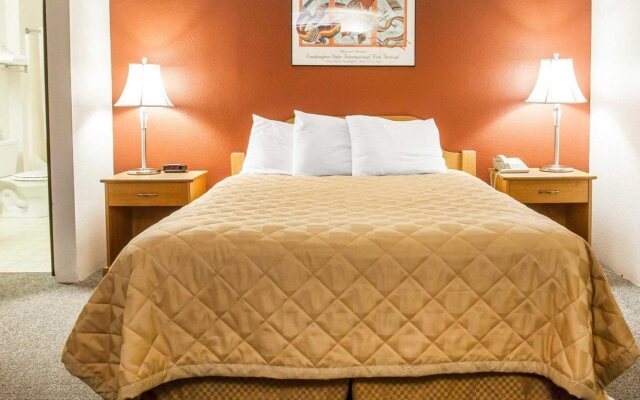 Rodeway Inn & Suites