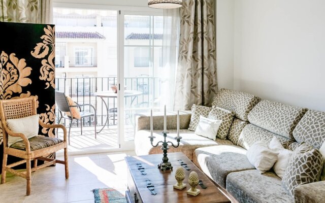 PC-Comfy 2 bedroom apt center Estepona