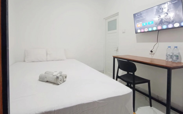 Ndalem Tamanan Syariah RedPartner – Guest Rooms – Yogyakarta