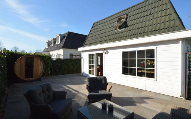 Luxuriously Furnished House With Sauna and Hot Tub Near the Efteling