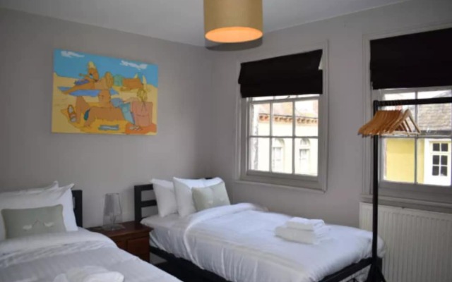 2 Bedroom Central Maisonette Apartment