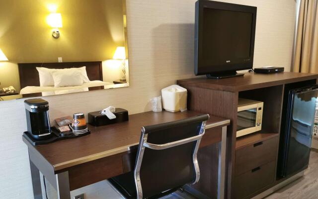 Rodeway Inn & Suites