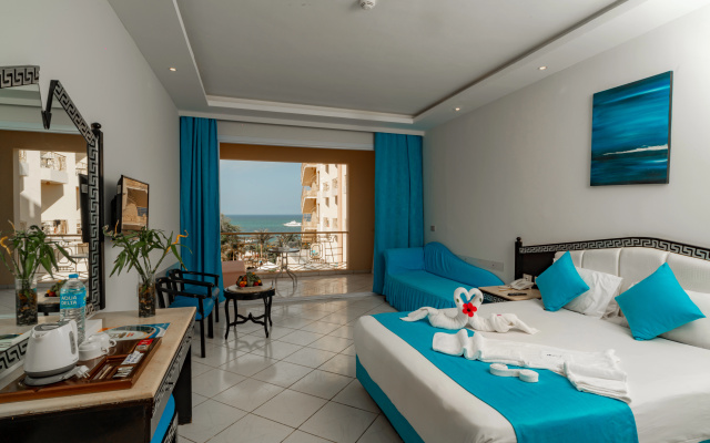 King Tut Aqua Park Beach Resort